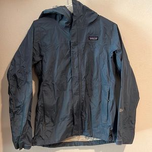 Patagonia lightweight rain jacket